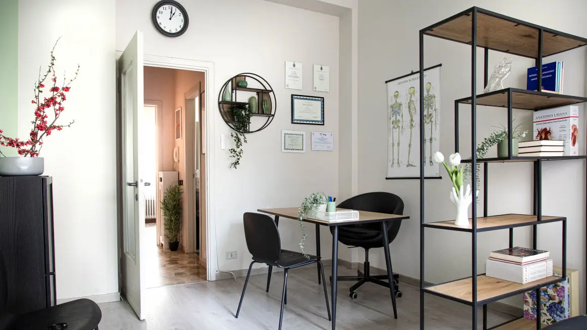 Allestimento-staging-fotografia-immobiliare-di-studio-osteopatico-Milano