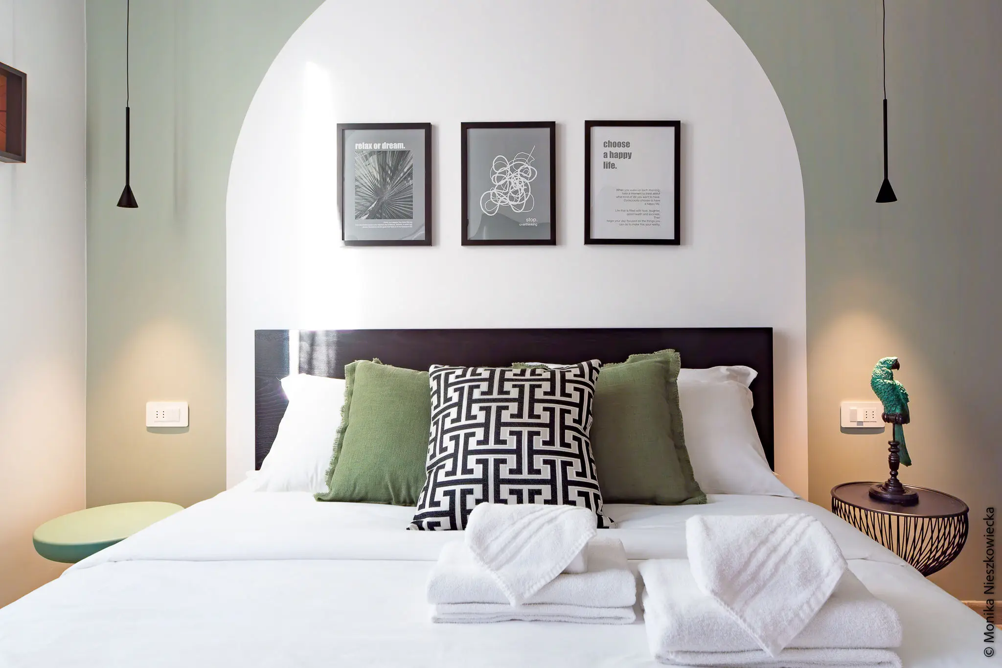 Home relooking_hospitality staging_fotografia immobiliare_monika_nieszkowiecka di Vivi Decò